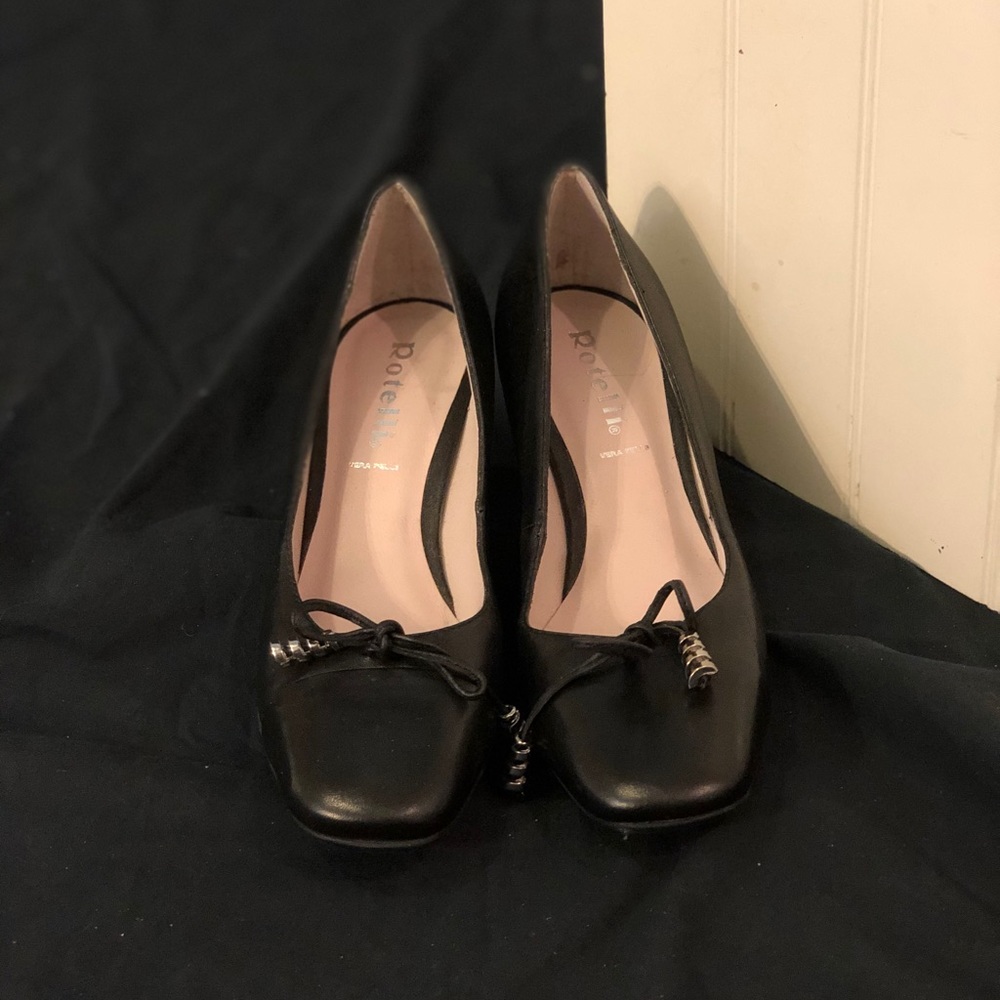 Classy Black Leather heels